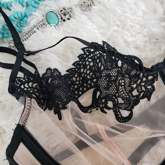 Victoria's Secret 32D Black Mesh Dragon Lace Unlined Balconet Sexy Bra - Picture 2 of 6